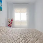 Calle Concordia 86, Two Bedroom Apartment, Up To 6 Guests, Near Del Cura Beach,supermarket Mercadona And Bus Station Apartman