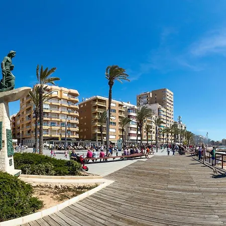 Concordia Beachside Apartment: Near Del Cura & Station * Torrevieja