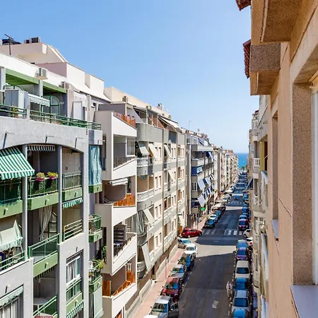 Concordia Beachside Apartment: Near Del Cura & Station Apartment
