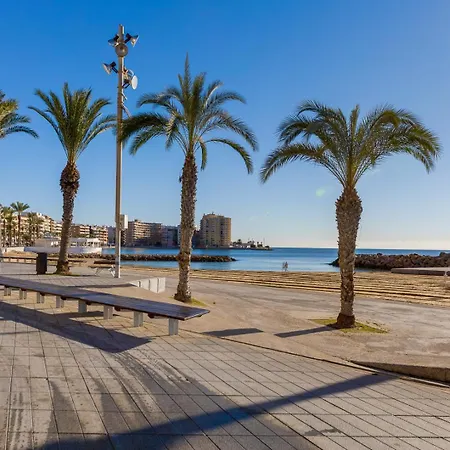 Concordia Beachside Apartment: Near Del Cura & Station Apartment *