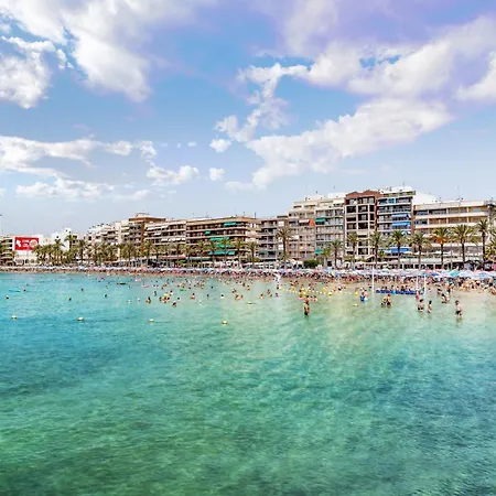 Concordia Beachside Apartment: Near Del Cura & Station *