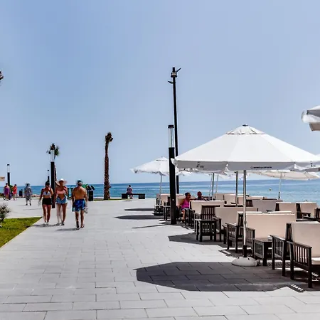 Concordia Beachside Apartment: Near Del Cura & Station Apartment *