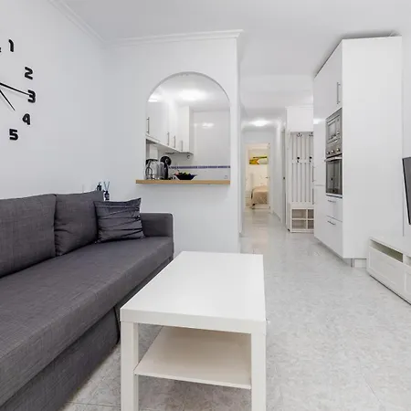 Apartament Calle Concordia 86, Two Bedroom Apartment, Up To 6 Guests, Near Del Cura Beach,supermarket Mercadona And Bus Station