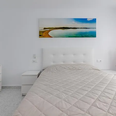 Calle Concordia 86, Two Bedroom Apartment, Up To 6 Guests, Near Del Cura Beach,supermarket Mercadona And Bus Station