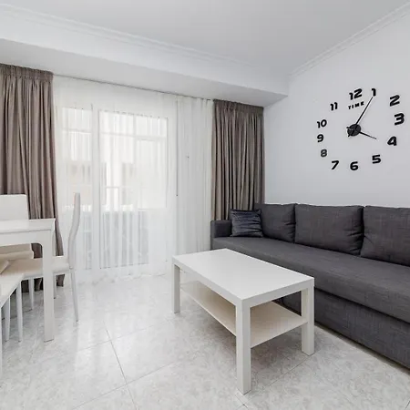 Calle Concordia 86, Two Bedroom Apartment, Up To 6 Guests, Near Del Cura Beach,supermarket Mercadona And Bus Station Apartament *
