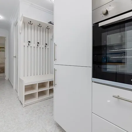 Concordia Beachside Apartment: Near Del Cura & Station Torrevieja