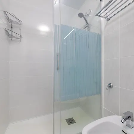 Calle Concordia 86, Two Bedroom Apartment, Up To 6 Guests, Near Del Cura Beach,supermarket Mercadona And Bus Station *