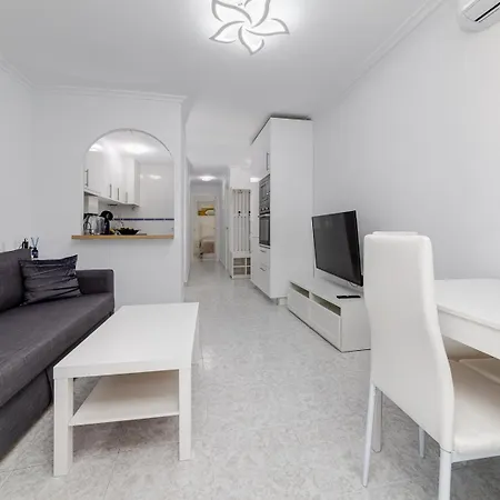 Appartement Calle Concordia 86, Two Bedroom Apartment, Up To 6 Guests, Near Del Cura Beach,supermarket Mercadona And Bus Station *